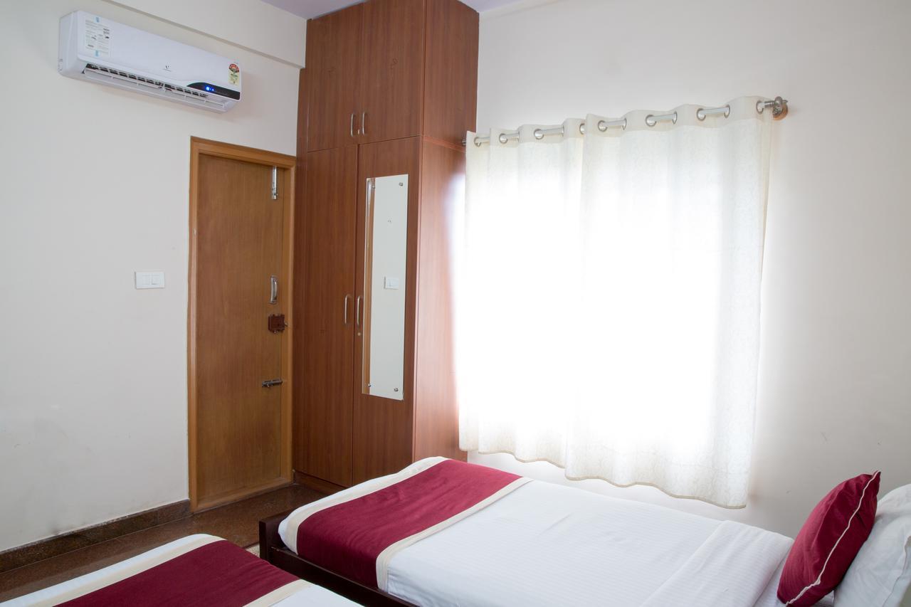 Hotel Oyo 9702 Hebbal Bangalore Exterior foto